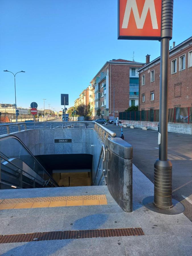 A Due Passi Metro Italia '61 Apartamento Turim Exterior foto